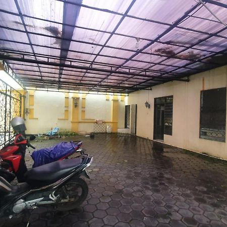 Reddoorz Syariah At Demasto Homestay Джембер Экстерьер фото