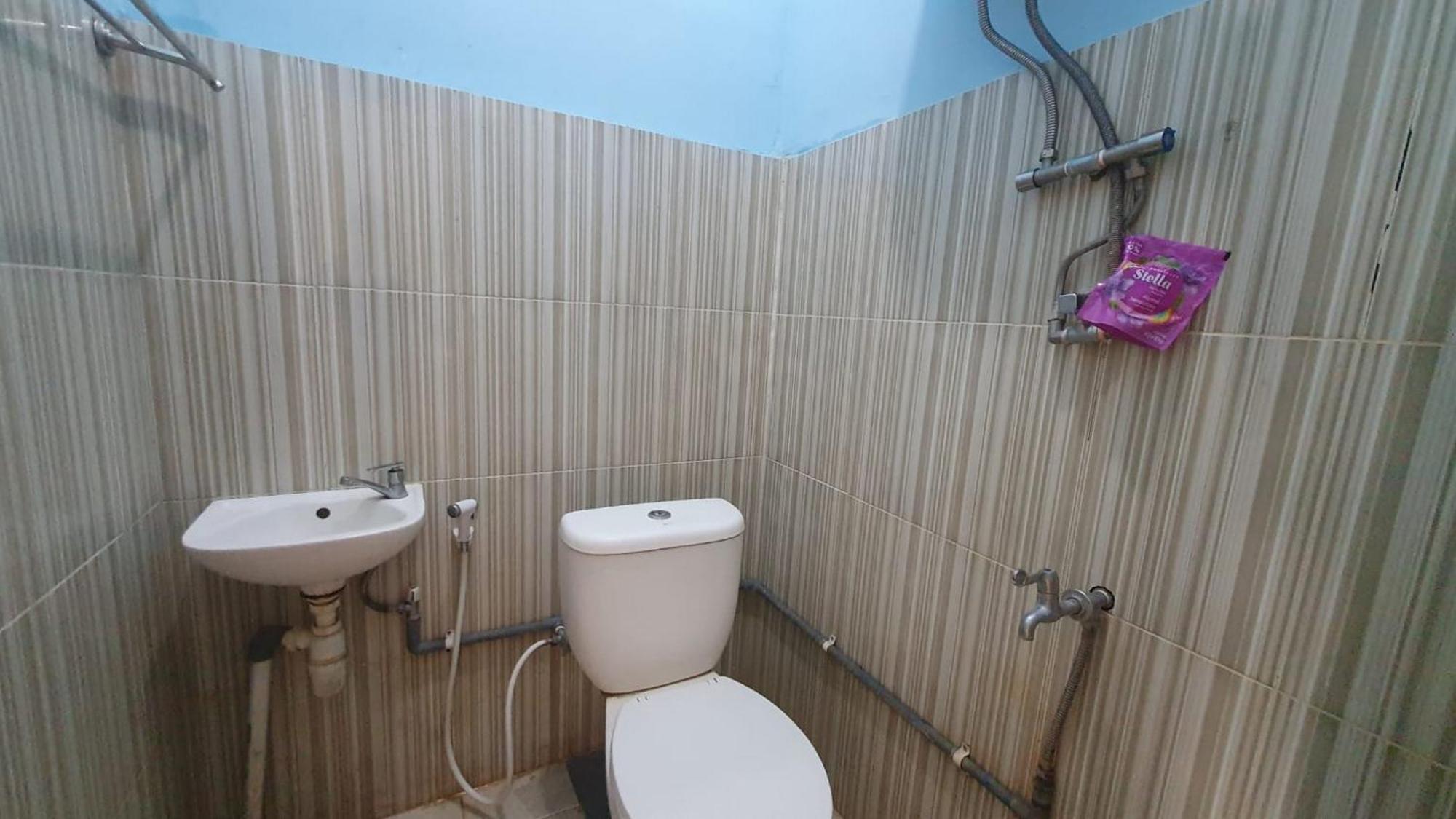 Reddoorz Syariah At Demasto Homestay Джембер Экстерьер фото