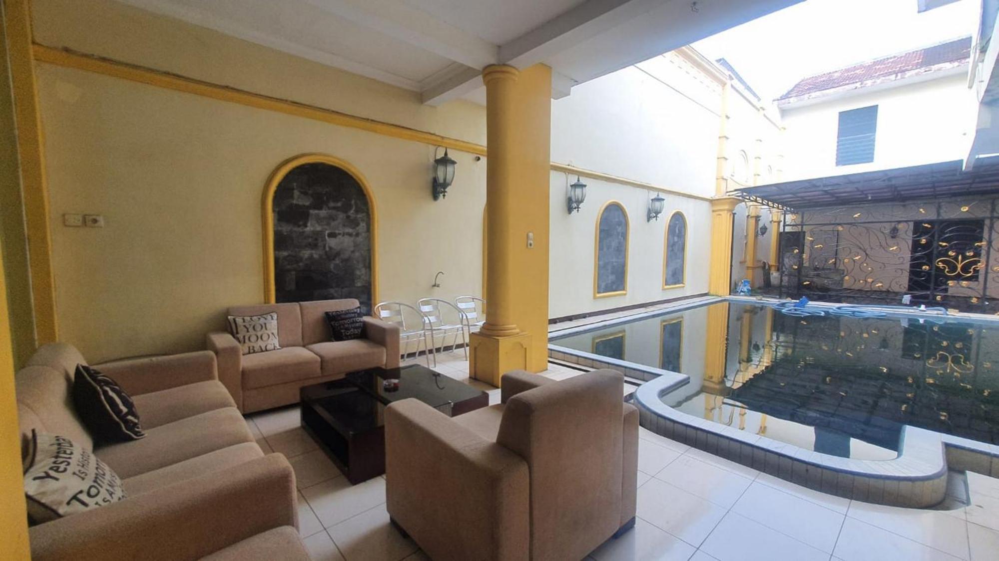 Reddoorz Syariah At Demasto Homestay Джембер Экстерьер фото
